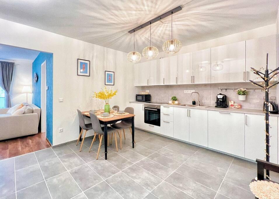 Erkel Fairy Home Boedapest Buitenkant foto